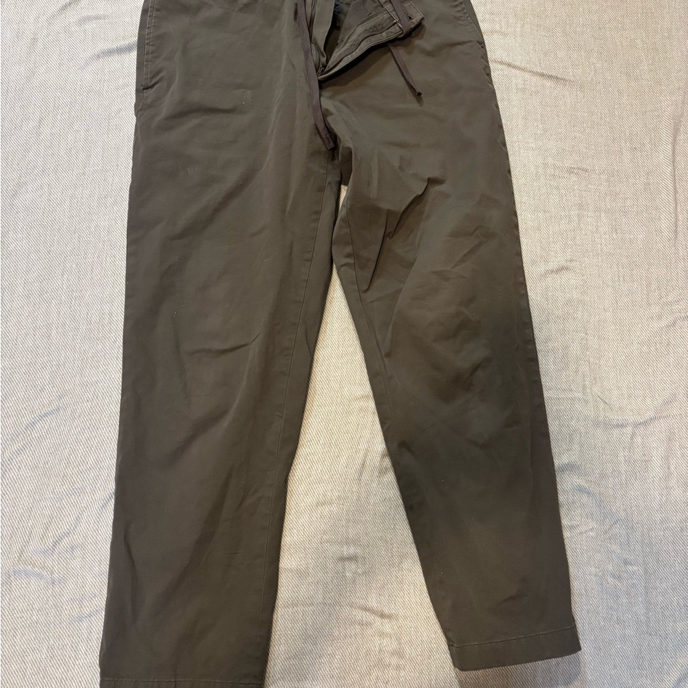 Uniqlo Men's Olive Green Pants